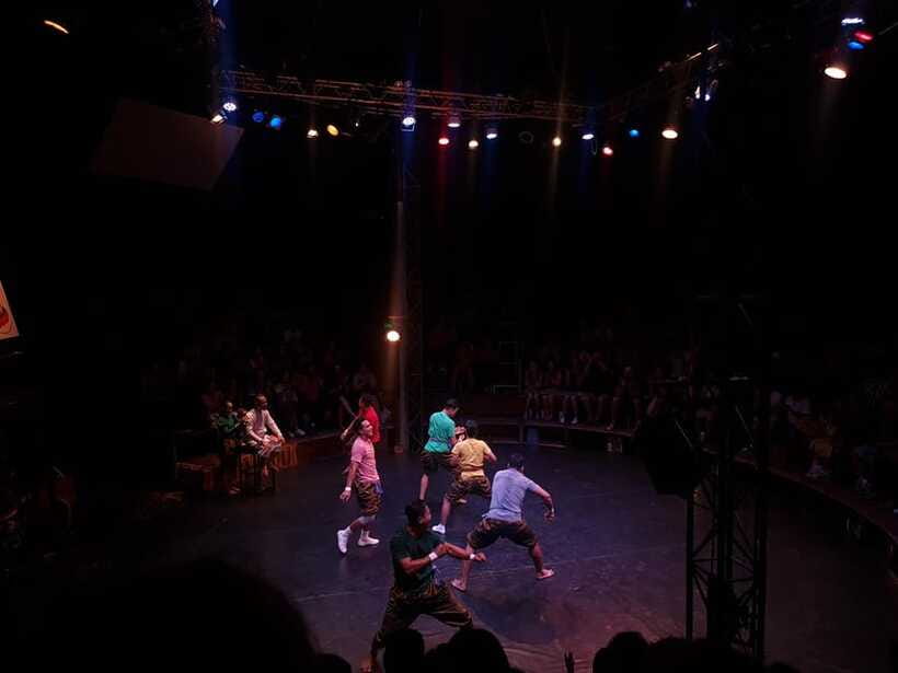 Siem Reap: Phare Circus Ticket with Tuk Tuk Transfer - Who should book this experience?