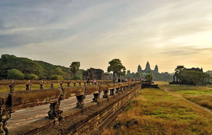 Siem Reap: Private Angkor Wat & Bakheng Mountain Sunset Tour - The $59 price and the extra $37 ticket
