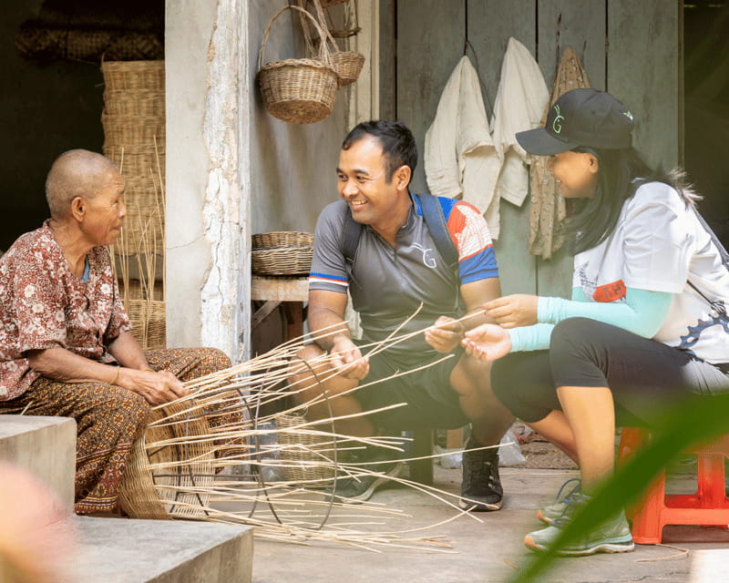 Siem Reap: Private Countryside Guided Tour by Bike & E-Bike - Num Banh Chok and a Taste of Daily Cambodia