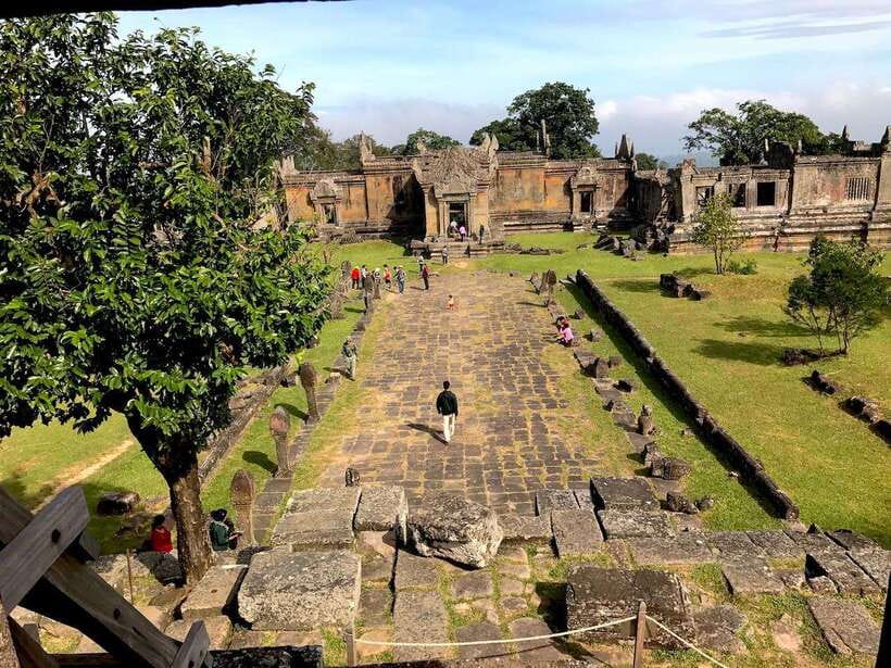 Siem Reap: Private Preah Vihear and Koh Ker Temples Tour - The 6:00 AM departure and the road north