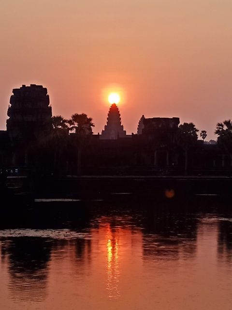 Siem Reap Private Tour: Angkor Wat Sunrise And Banteay Srei - What the $135 price really covers