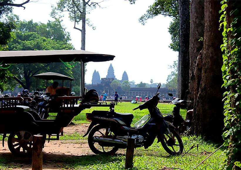 Siem Reap : Private Tuk-Tuk Tour of the Magnificent Temples. - Angkor Thom and Bayon’s stone faces