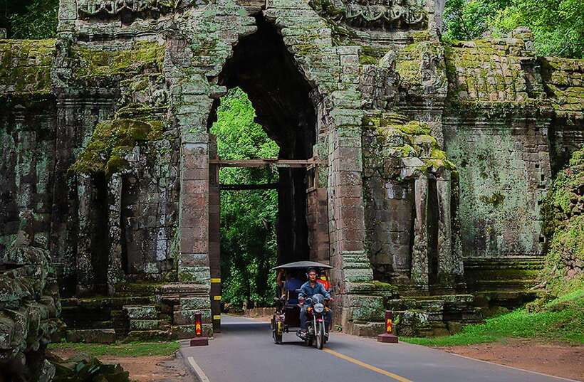 Siem Reap : Private Tuk-Tuk Tour of the Magnificent Temples. - Ta Prohm and the Tomb Raider connection