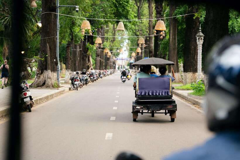 Siem Reap's Ultimate Street Food Tour by Tuk Tuk - Road 60 and Cambodia’s tropical flavors