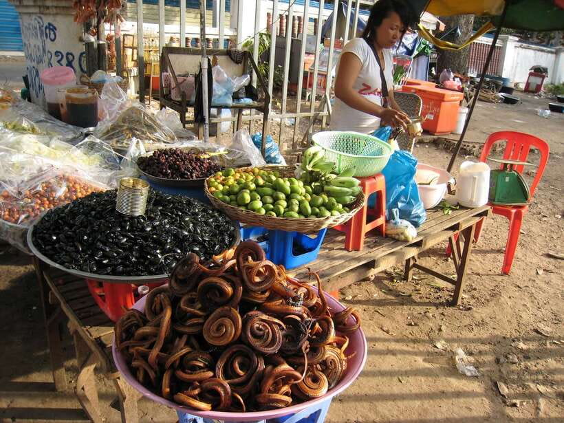 Siem Reap Street Foods Tour by Tuk Tuk with Personal Guide - Phsar Leu Thom Tmey and the courage test