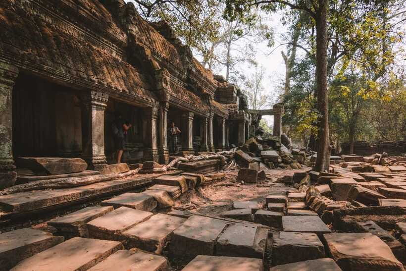 Siem Reap Sunrise Angkor Wat Temple Tour - Bayon brings the famous stone faces