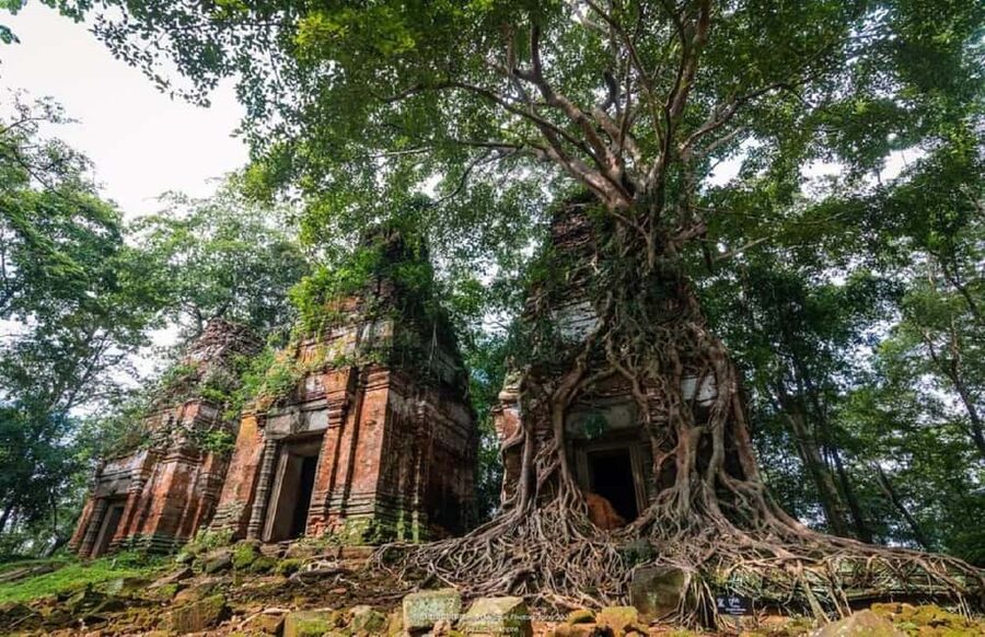 Siem Reap Temple Tour 2-Day with Sunrise/Sunset - Day two: Banteay Srei’s fine stonework