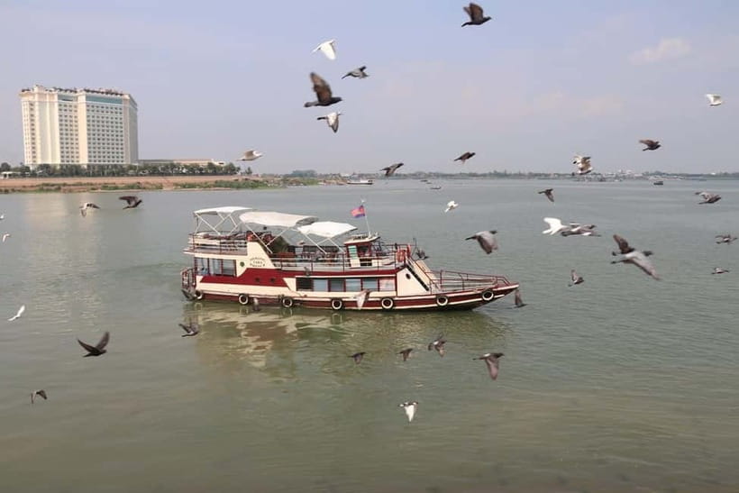 Siem Reap to Phnom Penh Full-Day land/cruise tour (one way) - What you actually see along the river