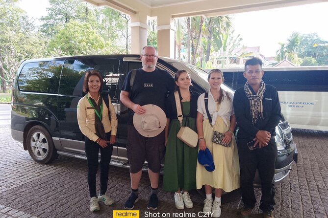 Siem Reap to Phnom Penh in Comfort: Private Transport - The vehicle and the five-hour ride