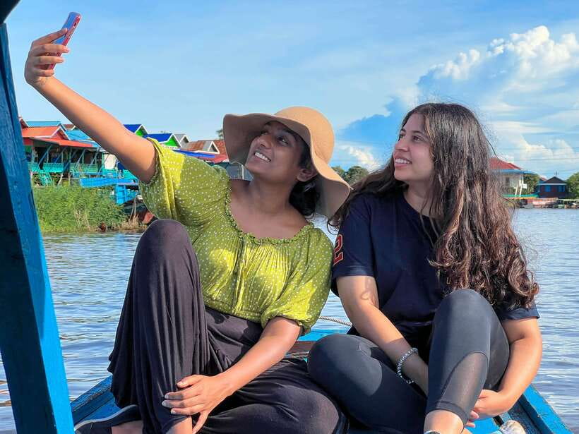 Siem Reap: Tonle Sap and Kampong Phluk Tour with Street Food - Four hours on the water: what the pace feels like
