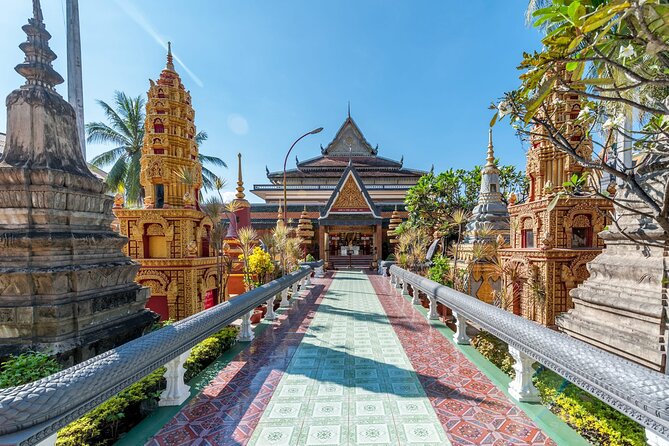 Siem Reap Walking Tour: Landmarks & Hidden Gems - Wat Preah Prom Rath and active Buddhist life