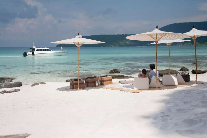 Sihanoukville: Group Shore Excursion from Cruise Port - The Independence Monument Gives You A Quick Orientation