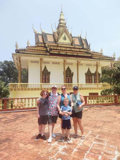 Sihanoukville: Koh Kjorng Village (4 hours tour) - The market brings daily life into focus