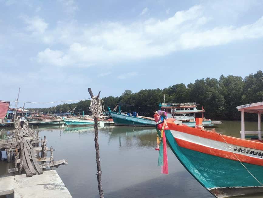 Sihanoukville: Koh Kjorng Village (4 hours tour) - Wat Leu gives you a useful first view