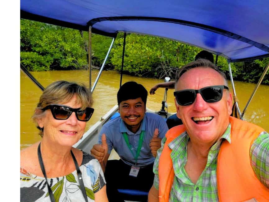 Sihanoukville: Ream National Park Guided Tour with Lunch - Walking through the mangrove tree forest