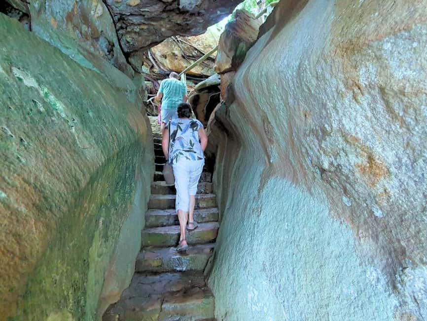 Sihanoukville: Ream National Park Guided Tour with Lunch - Wat Samathi and the first sea views