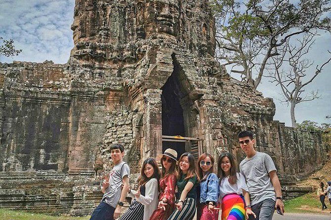Small group: Angkor Wat tour with sunset - Angkor Thom South Gate: a short but important approach