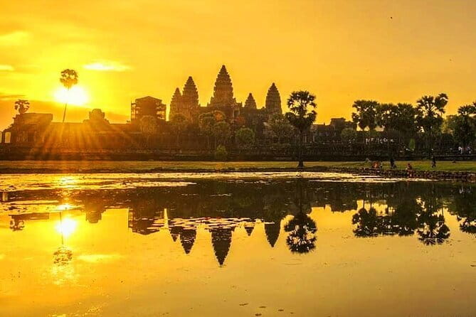 Small-Group Explore Angkor Wat Sunrise Tour with Guide - Why the 5:00 a.m. start is worth it