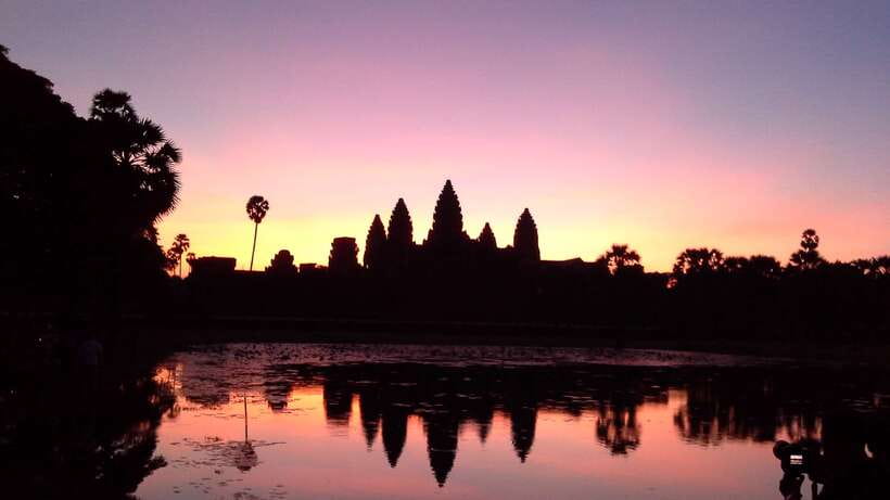 Sun Rise Small Group Day Tour in Temples of Angkor - Why the pre-dawn start is worth it