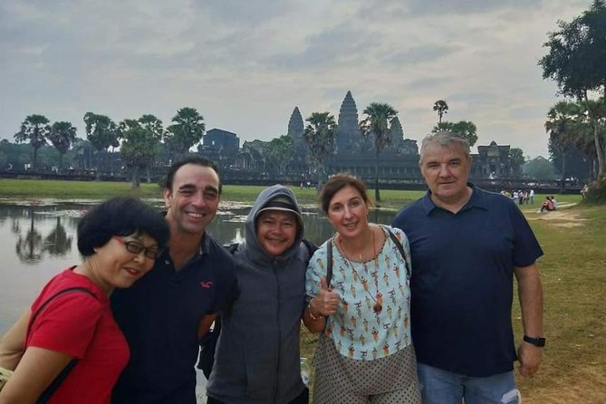 Sunrise Angkor Wat, Bayon and Ta Prohm -Share Tour (half day) - Who will get the most from this six-hour morning