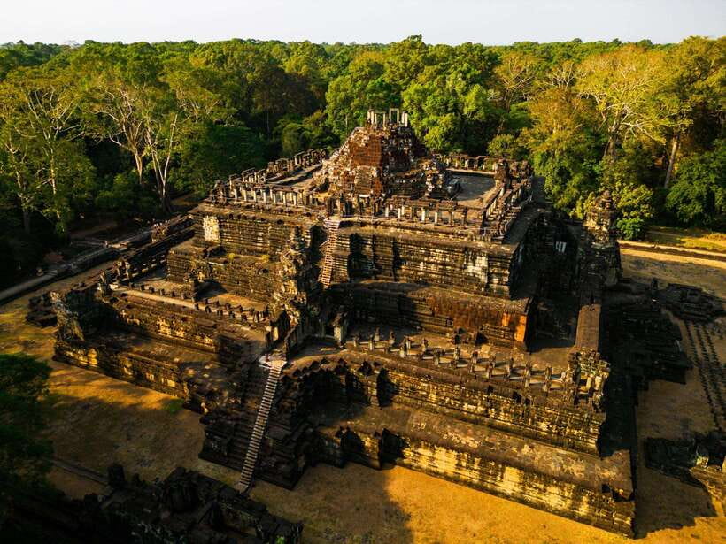 Sunrise at Angkor Wat and Full day with Fascinating Temples - The seven-hour pace and physical demands