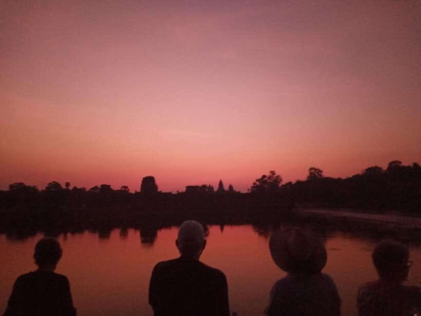Sunrise at Angkor Wat with a sharing group - Why the $25 price can work well