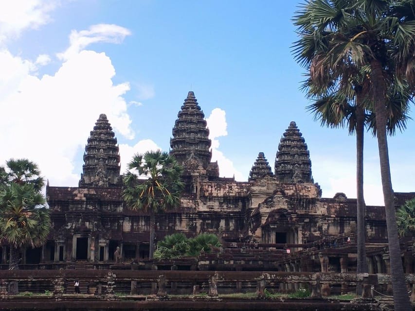 Sunrise at Angkor Wat with a sharing group - Angkor Thom through the Southern Gate