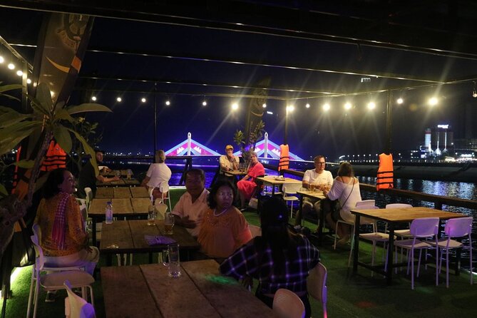 Sunset Cruise-Unlimited Beers-Sodas-BBQ buffet-Fruit platter - Three ways to choose your evening