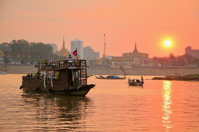 Sunset Cruise with unlimited beer & soft drinks -English speaking guide on board - Key things to know before you book