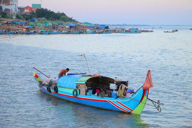 Sunset Cruise with unlimited beer & soft drinks -English speaking guide on board - Sunset timing and the changing light
