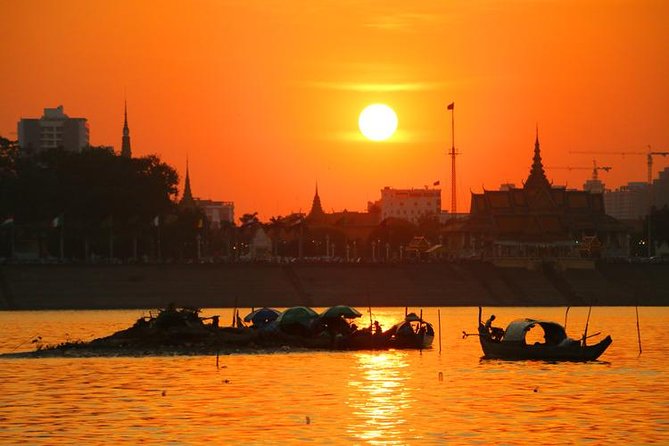 Sunset Cruise with unlimited beer & soft drinks -English speaking guide on board - Unlimited beer, soft drinks, and fresh fruit