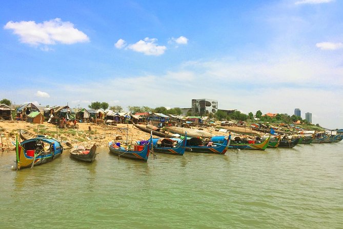 Sunset Cruise with unlimited beer & soft drinks -English speaking guide on board - Who should book this Phnom Penh cruise?