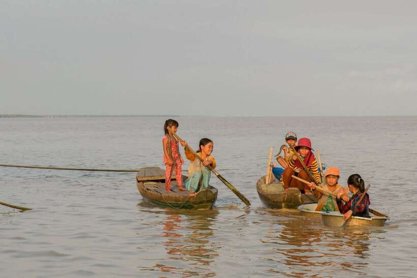 Sunset Dinner Tour: Tonle Sap Lake Floating Village - Leaving Siem Reap around 3:30 p.m.