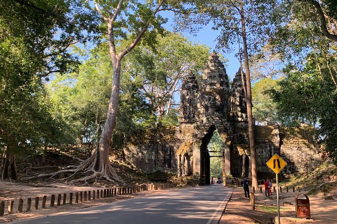 Taxi Siem Reap to Phnom Penh-English Speaking Driver - The five to six hour ride