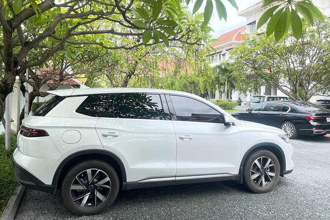 Techo International Airport Transfer - The car, comfort, and private setup