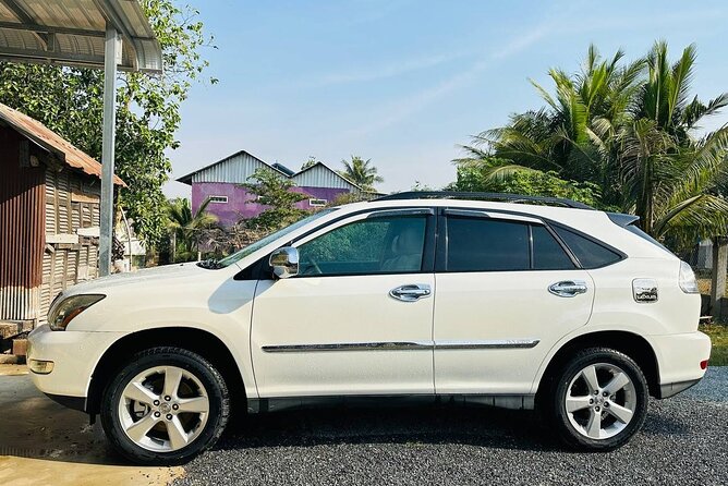 Techo International Airport Transfer by Car or Minivan - Lexus, Highlander, or minivan: choosing your ride