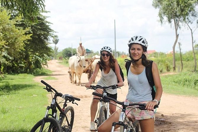 The Mekong Island Biking Tour and Lunch with farmers - Leaving Phnom Penh for Mekong island