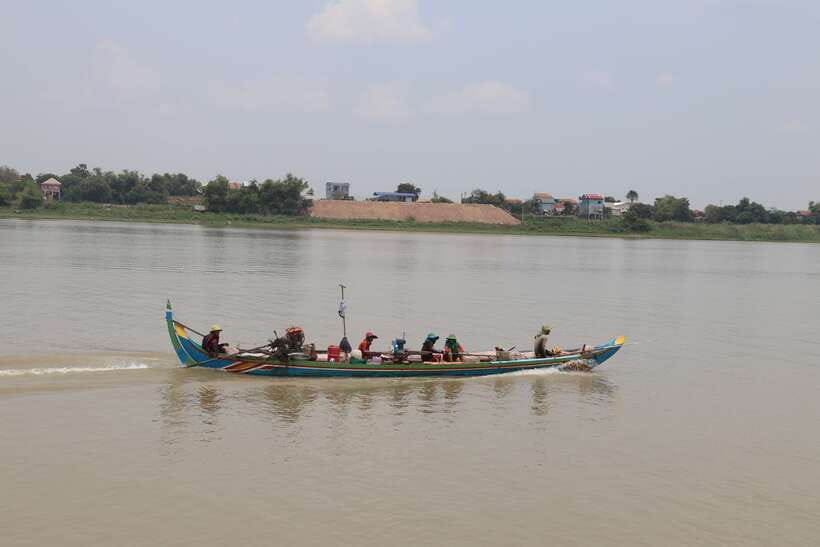 Tonle Sap Cruise & land Tour between Phnom Penh & Siem Reap - The guides can make or break the day