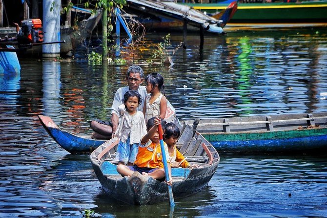 Tonle Sap Lake & Kampong Phluk Village Half-Day Tour - The optional canoe through the mangroves