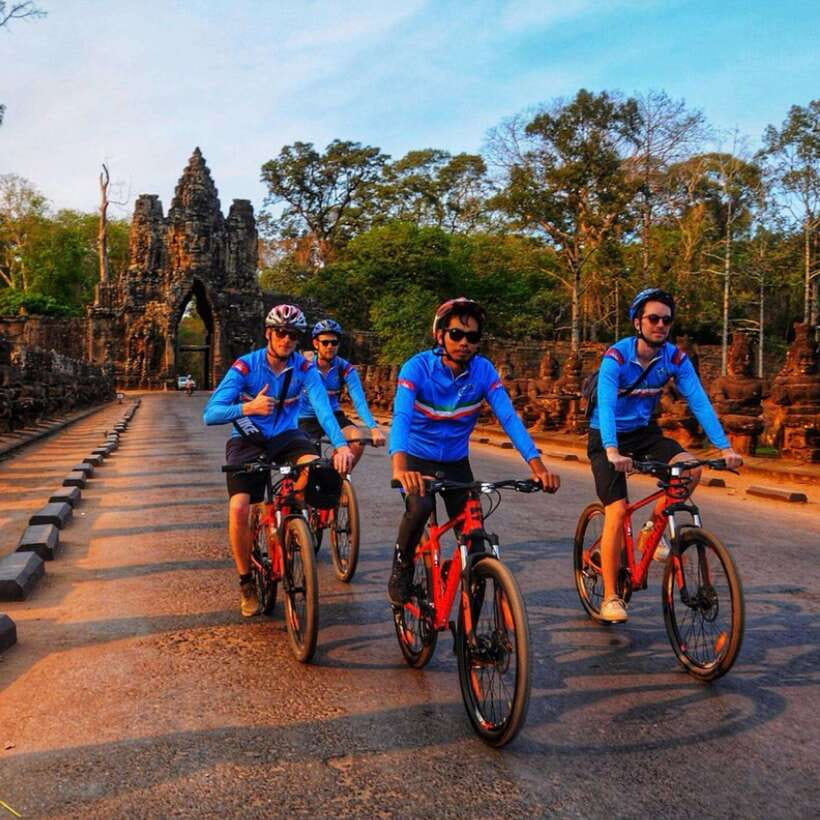Tour de friends - Discover Angkor Wat Full Day Bike Tour - Key points at a glance