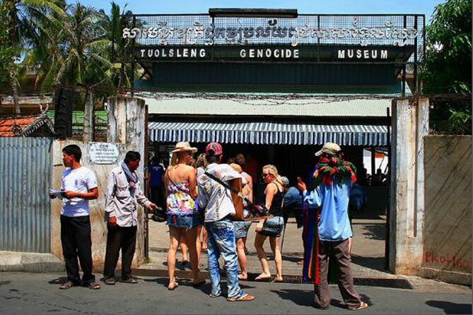 Tuol Sleng Genocide Museum (S-21) and Choeung Ek Killing Fields Tour - Choeung Ek: a quiet site with a brutal past