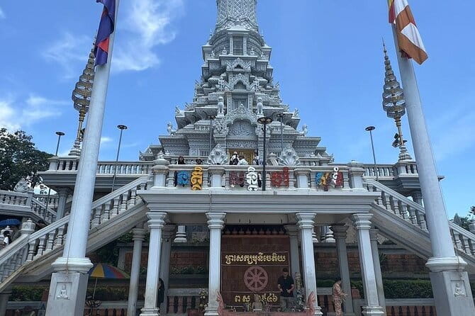 Udong Old Capital Tour - Vipassana Dhurak Buddhist monastery