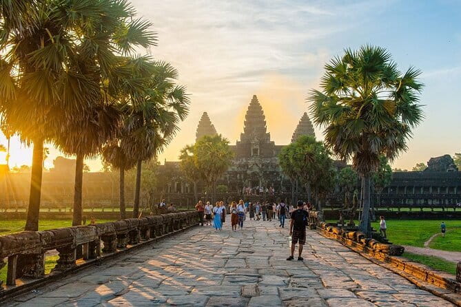 Viewing Sunrise At Angkor Half-Day Tour - Angkor Wat before the sun comes up