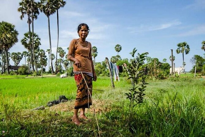 Village Life Tour from Siem Reap - Entering a working Cambodian village