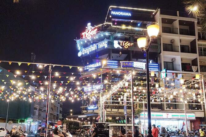 Visit 9 Places in 3 Hours by Private Tuk-Tuk - Why this three-hour ride works well at night