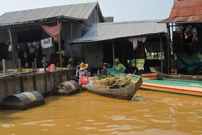 War Museum, Killing Field and Floating village ( Chong Kneas) Tour - Starting with lotus fields near Siem Reap