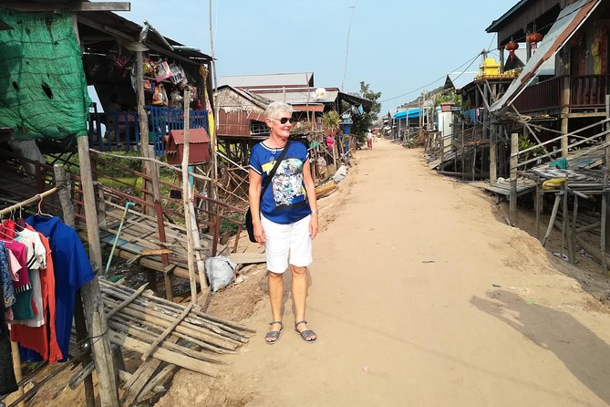 War Museum, Killing Field and Floating village ( Chong Kneas) Tour - Entering Cambodia’s wartime story at the War Museum